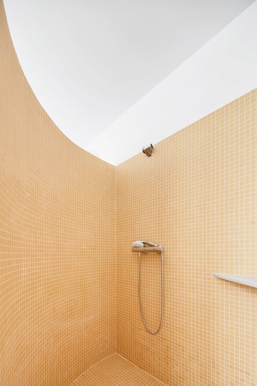 OESST_THREE BATHS_04 en tamaño grande