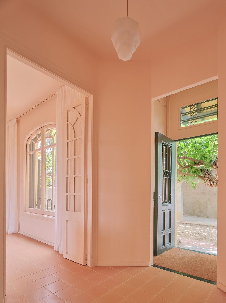 OESST_TWO FAMILIES HOSE_02 en tamaño grande