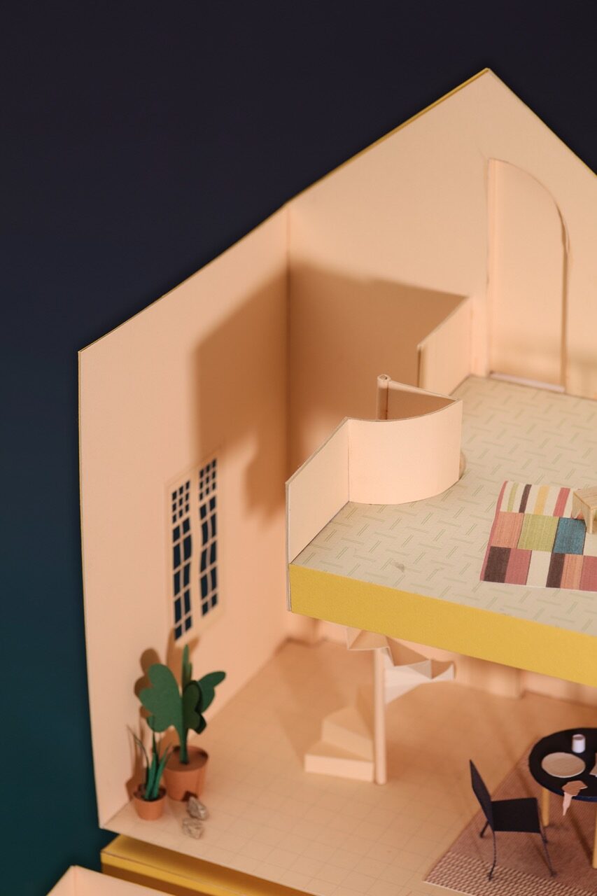 OESST_TWO FAMILIES HOSE_19 en tamaño grande